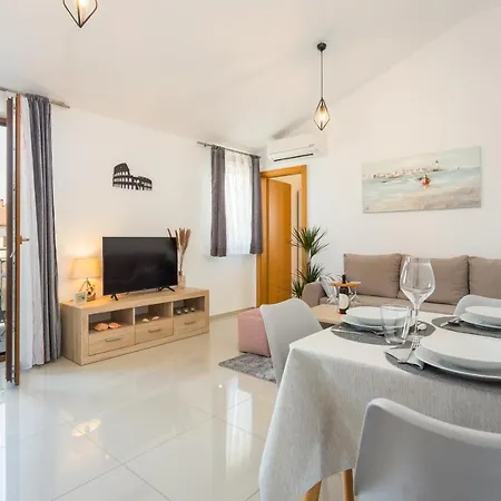 Appartement D&d, New With Parking Pula